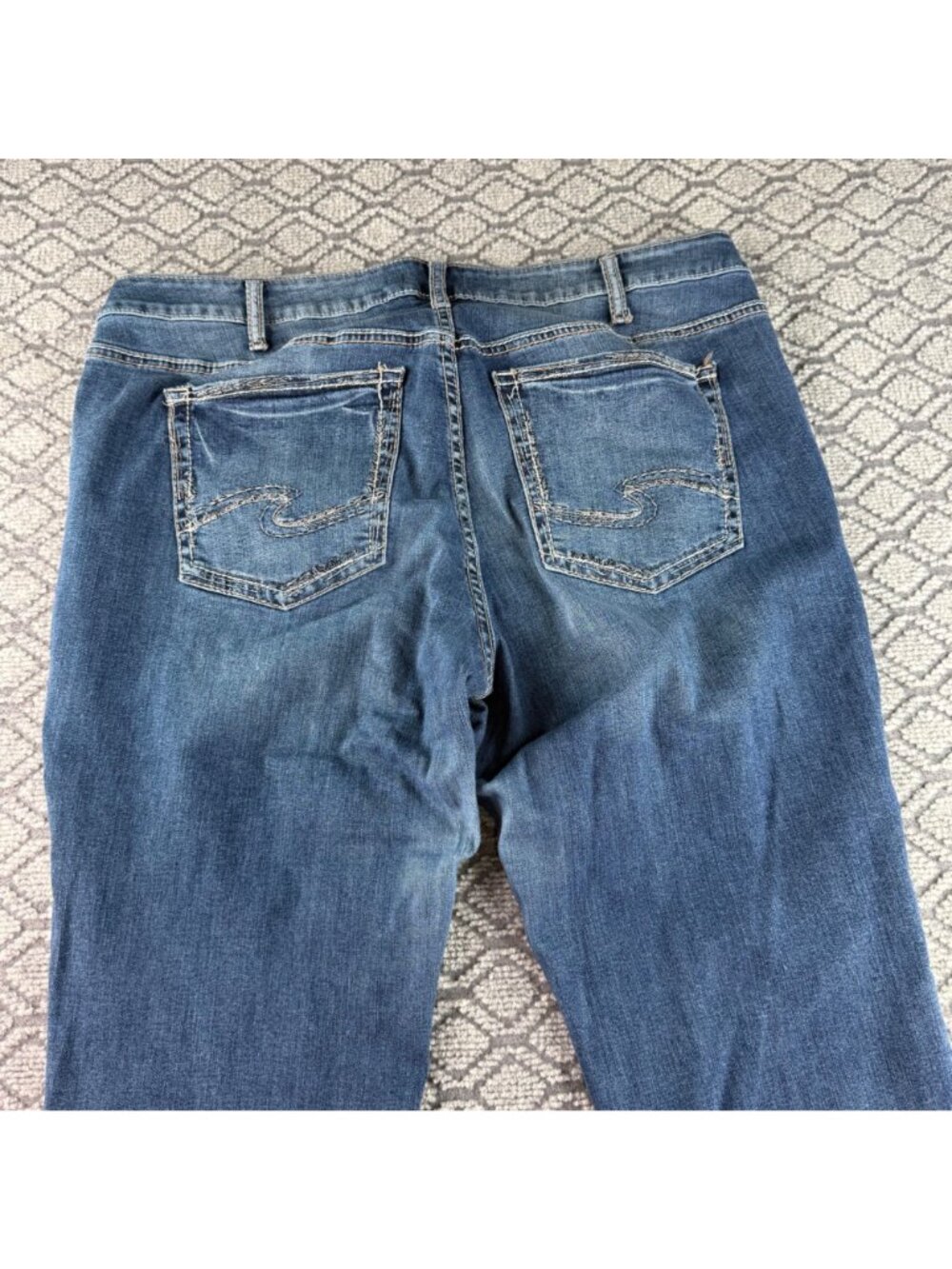 Silver Jeans Suki Bootcut Medium Wash Embroidered Pockets Size 18 L31 - Picture 12 of 15